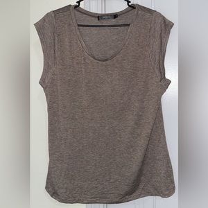 Amazon Brown Tee Size L